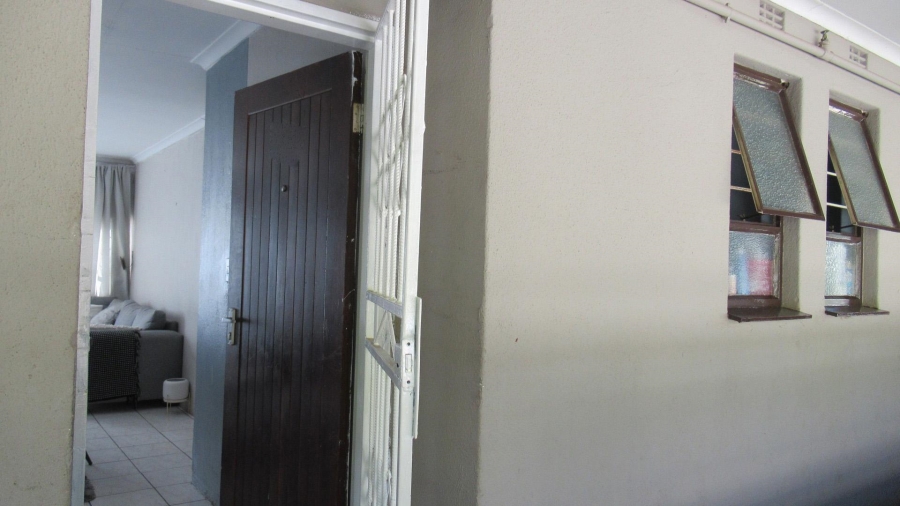 3 Bedroom Property for Sale in La Montagne Gauteng