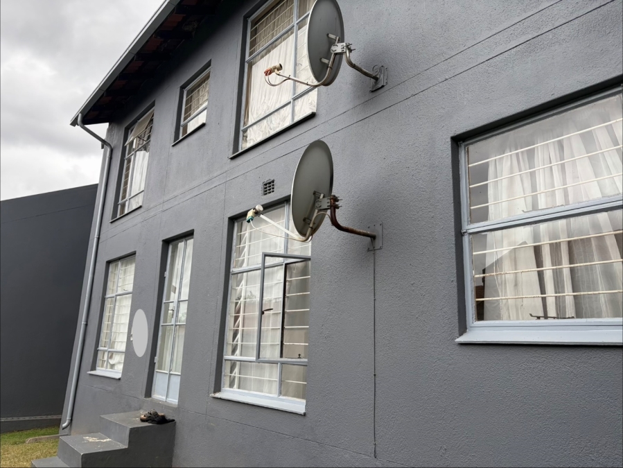 3 Bedroom Property for Sale in La Montagne Gauteng
