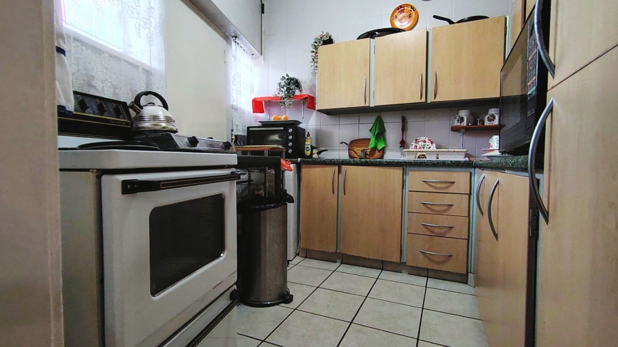 2 Bedroom Property for Sale in Three Rivers Proper Gauteng