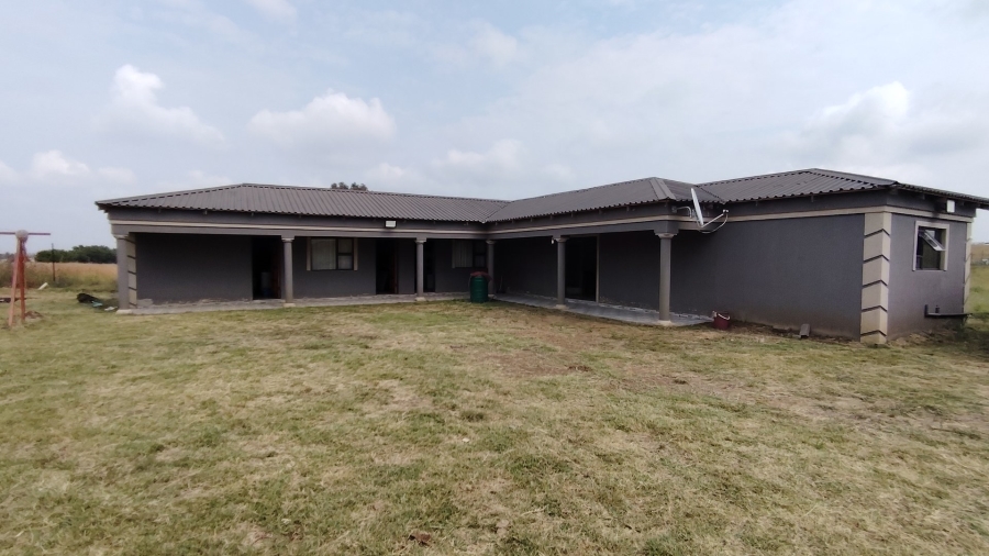 4 Bedroom Property for Sale in Nelsonia Gauteng