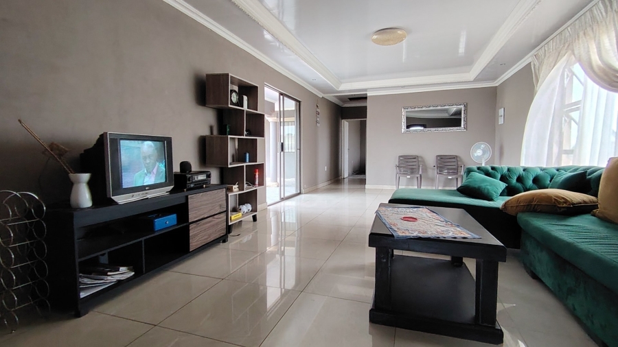 4 Bedroom Property for Sale in Nelsonia Gauteng