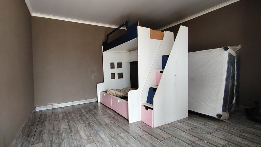 4 Bedroom Property for Sale in Nelsonia Gauteng