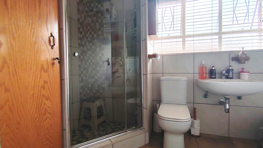 3 Bedroom Property for Sale in Rothdene Gauteng