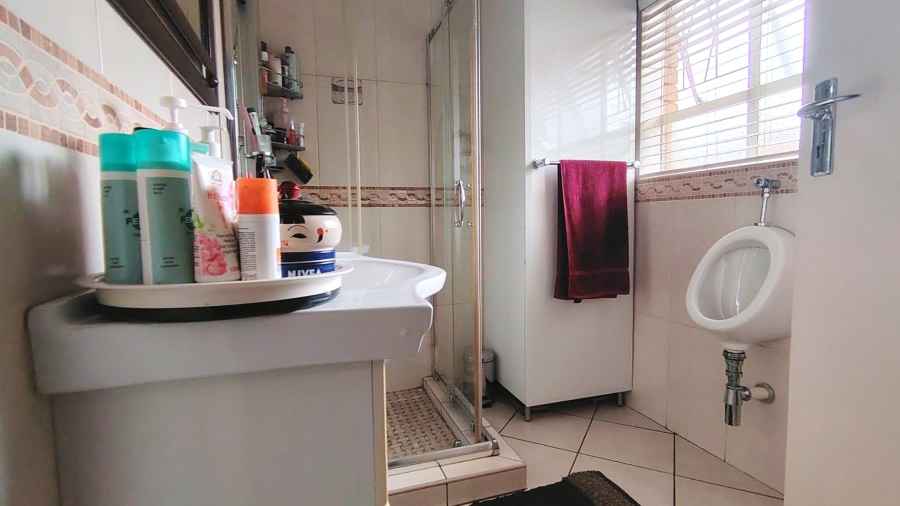 3 Bedroom Property for Sale in Rothdene Gauteng
