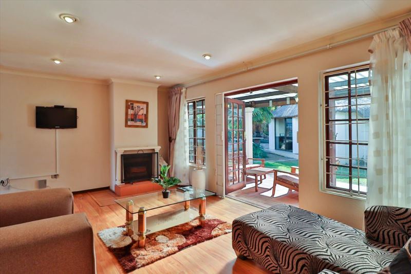 6 Bedroom Property for Sale in Glen Marais Gauteng