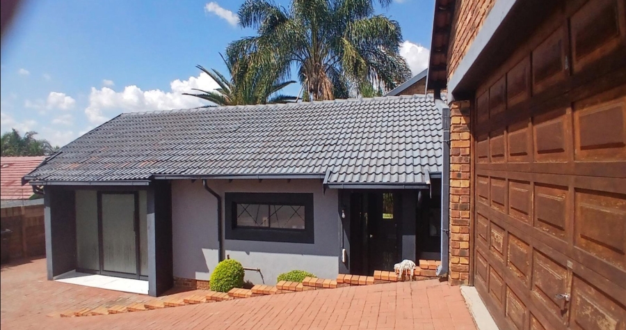 4 Bedroom Property for Sale in The Reeds Gauteng