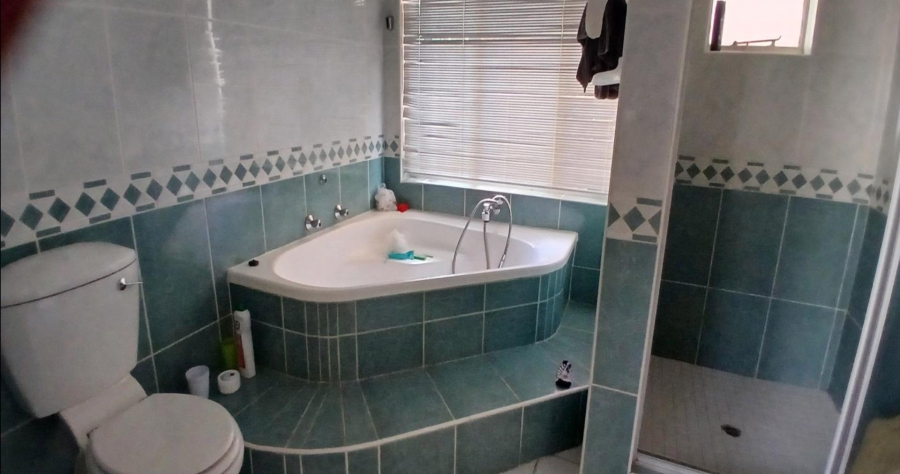 4 Bedroom Property for Sale in The Reeds Gauteng