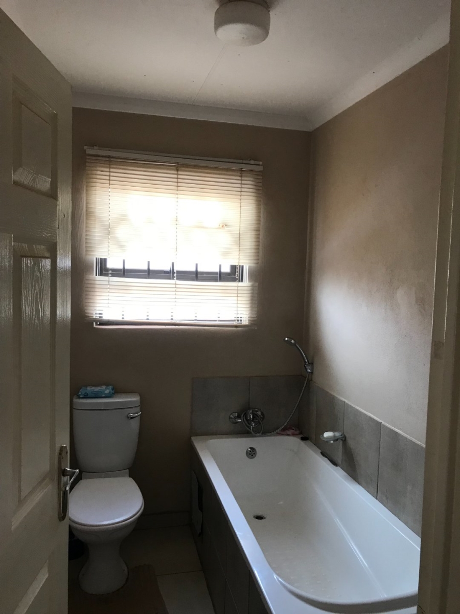 3 Bedroom Property for Sale in Toekomsrus Gauteng