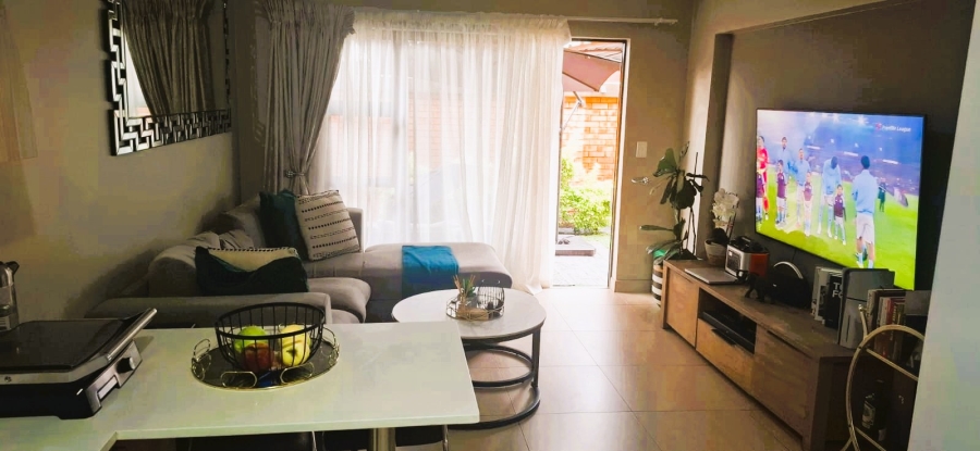 To Let 2 Bedroom Property for Rent in Andeon AH Gauteng