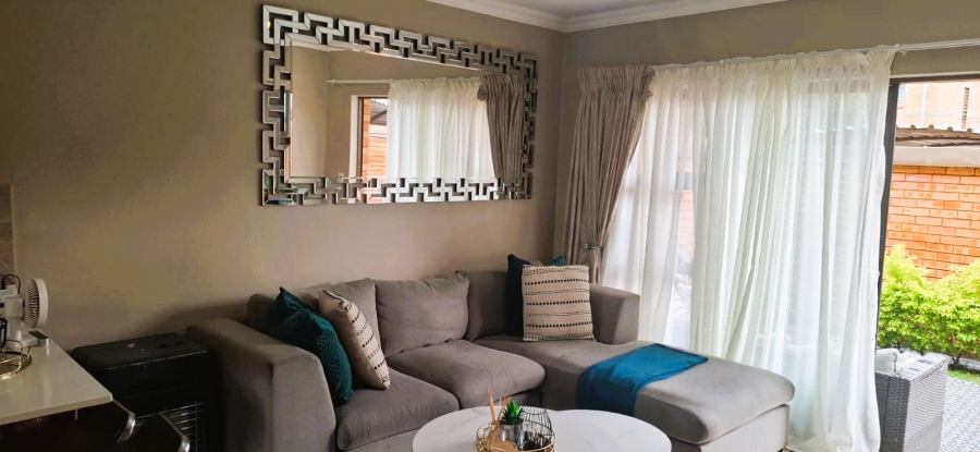 To Let 2 Bedroom Property for Rent in Andeon AH Gauteng