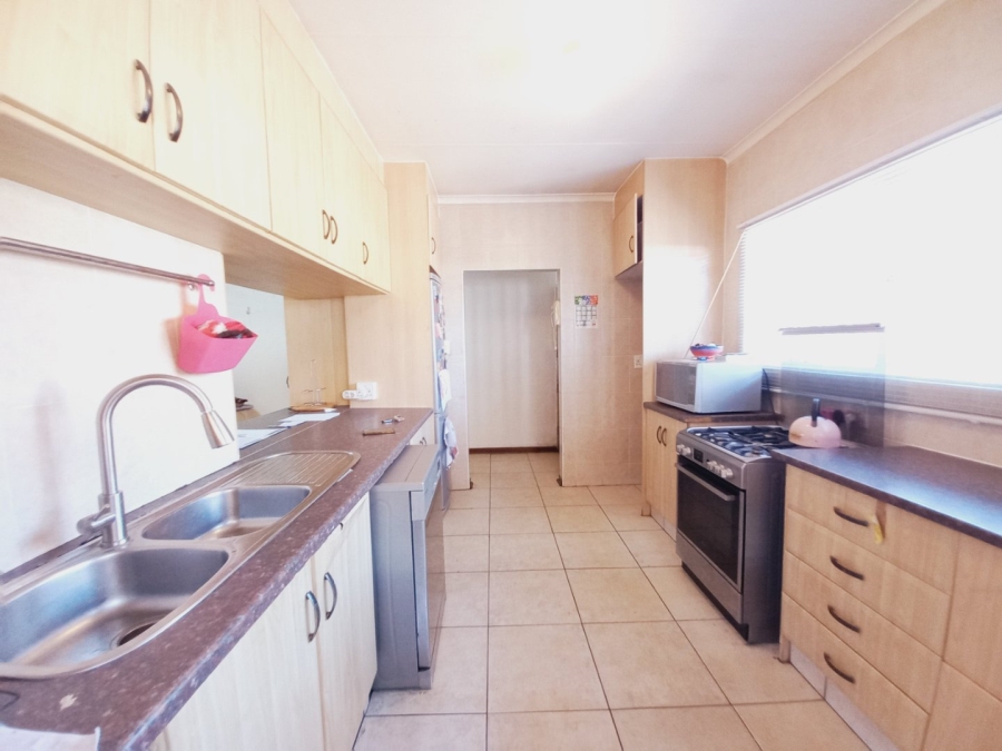 3 Bedroom Property for Sale in Rustivia Gauteng