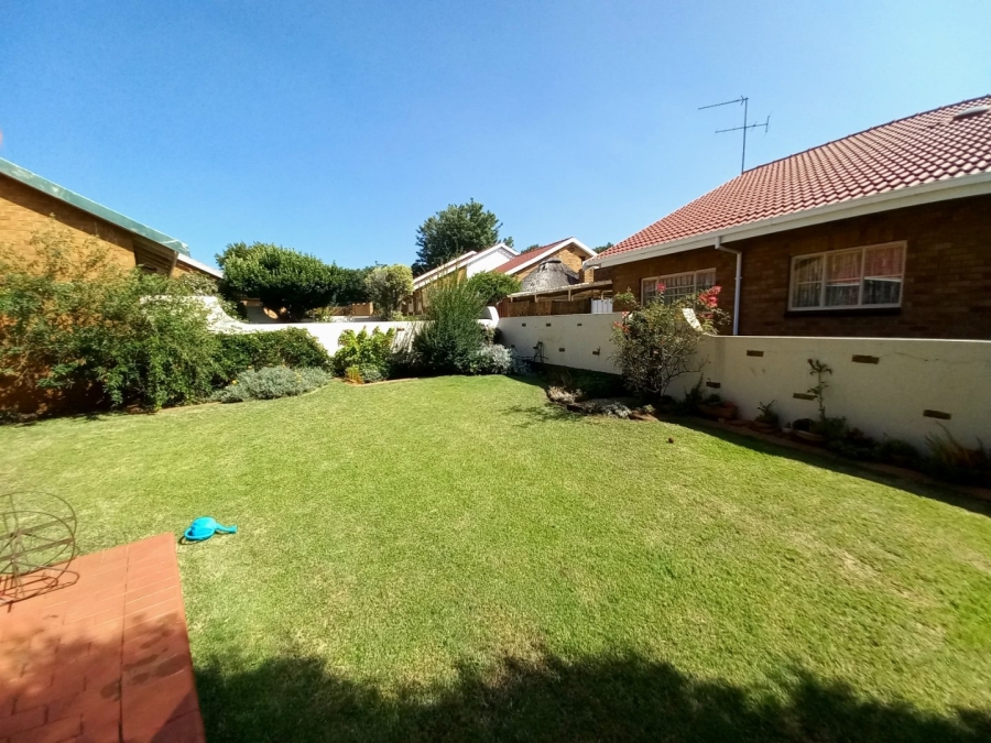 3 Bedroom Property for Sale in Rustivia Gauteng
