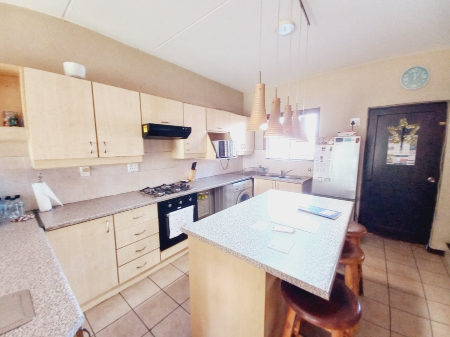 3 Bedroom Property for Sale in Greenstone Hill Gauteng