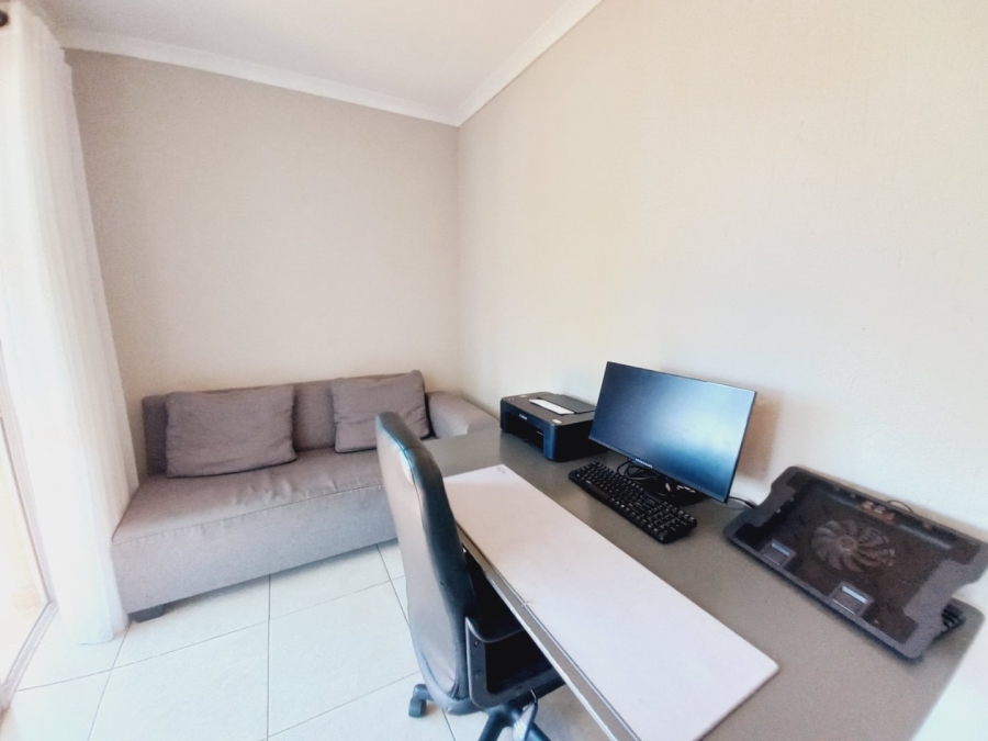 3 Bedroom Property for Sale in Greenstone Hill Gauteng