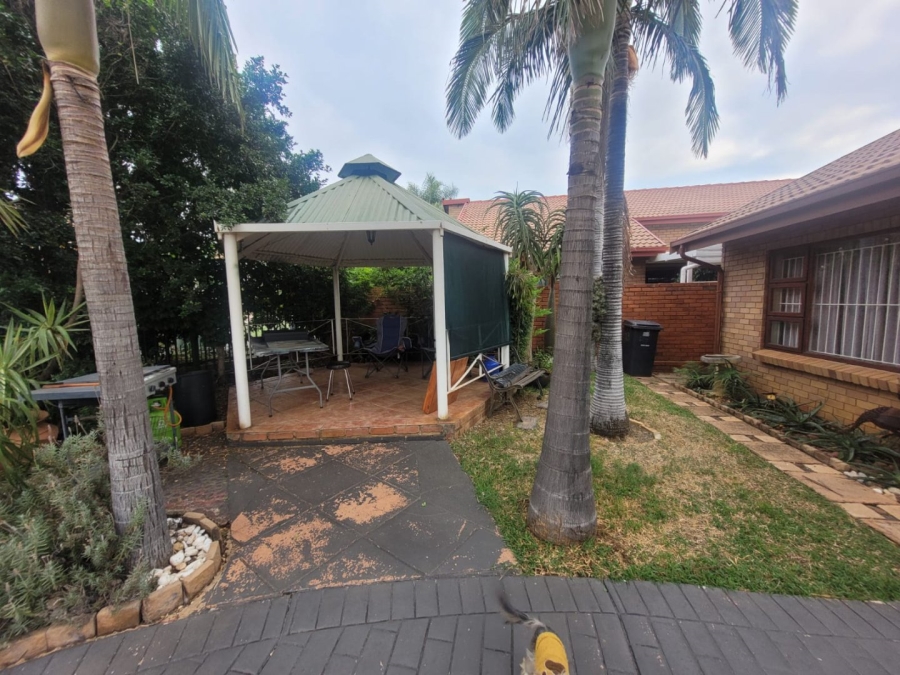 2 Bedroom Property for Sale in Montana Park Gauteng