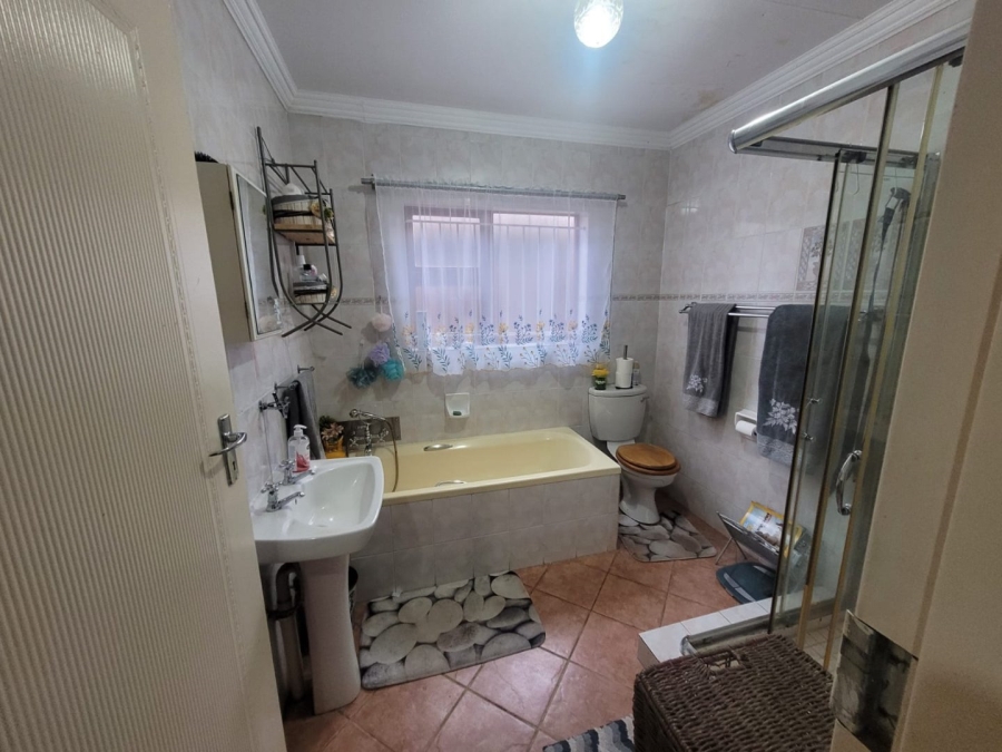 2 Bedroom Property for Sale in Montana Park Gauteng