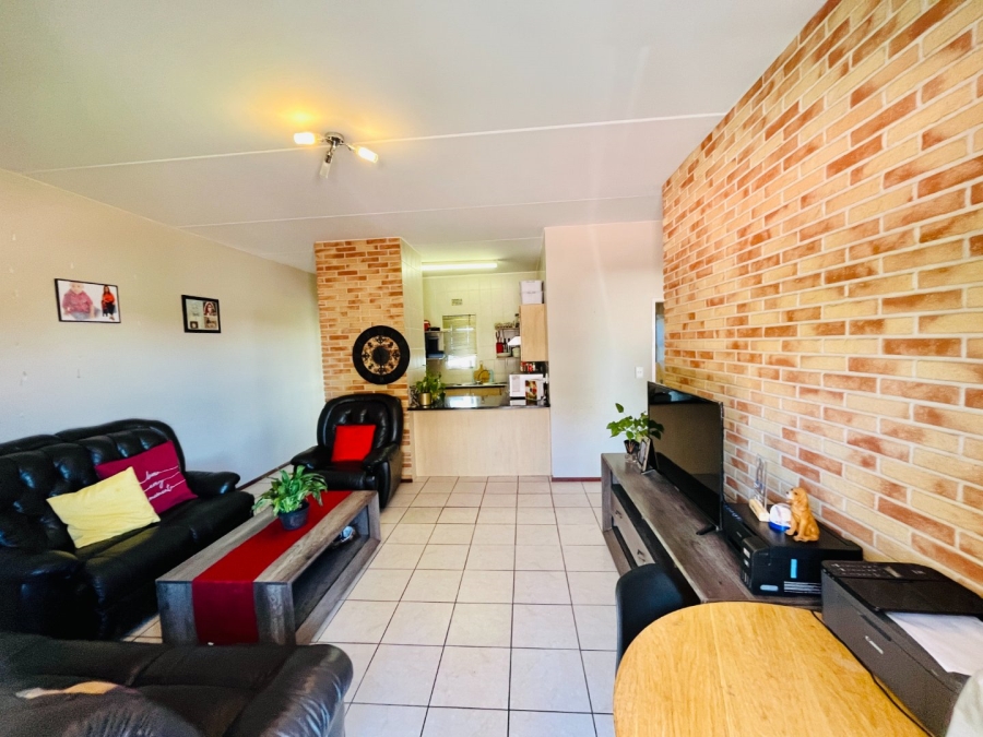 2 Bedroom Property for Sale in Lonehill Gauteng