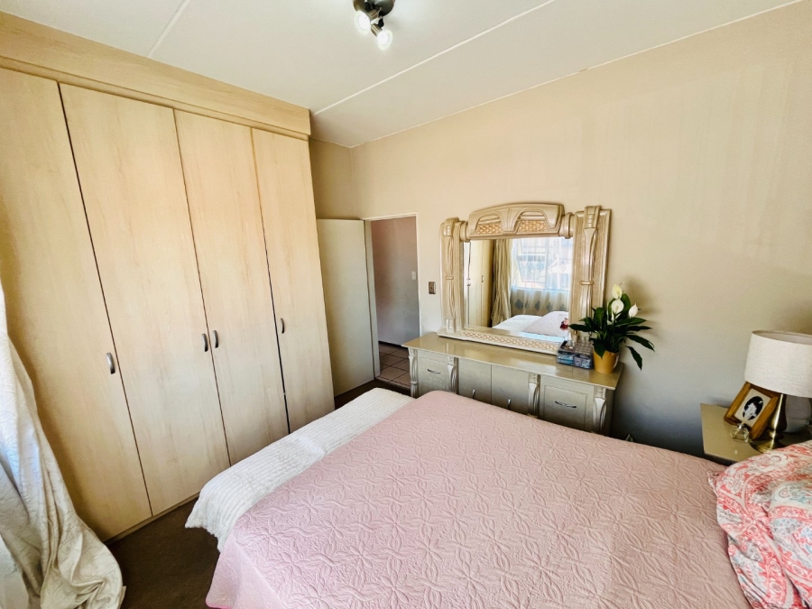 2 Bedroom Property for Sale in Lonehill Gauteng