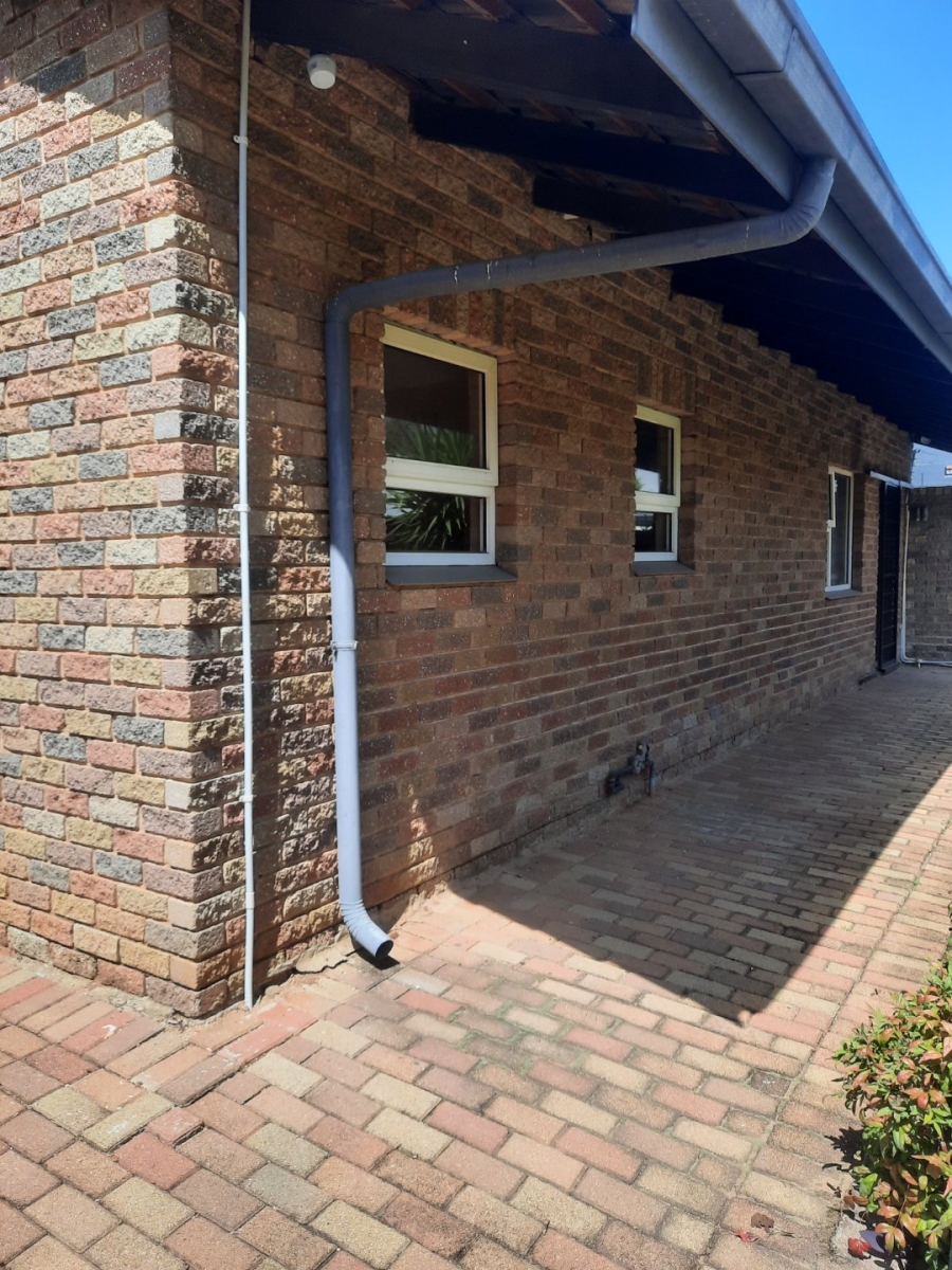 1 Bedroom Property for Sale in North Riding AH Gauteng