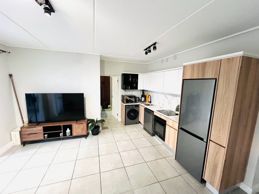 To Let 1 Bedroom Property for Rent in Waterfall Gauteng