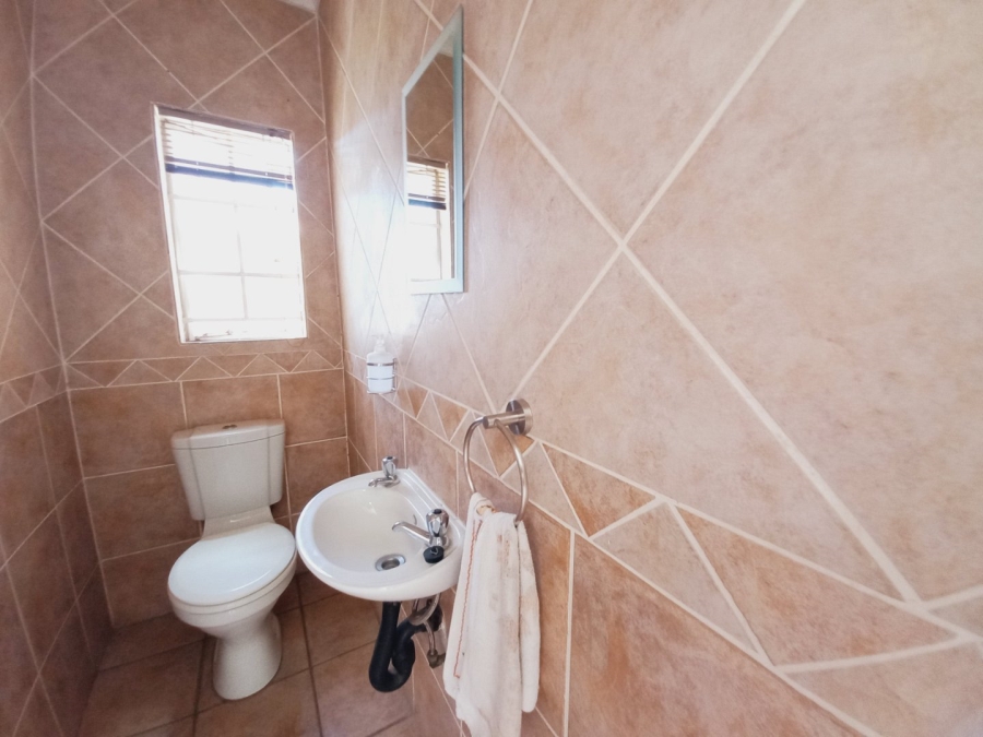 2 Bedroom Property for Sale in Eden Glen Gauteng