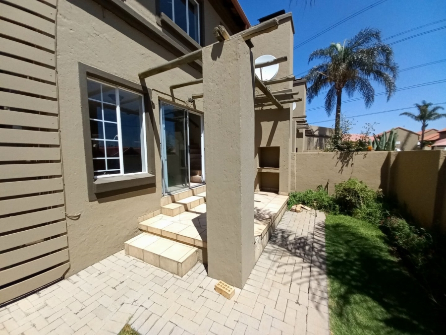 2 Bedroom Property for Sale in Eden Glen Gauteng