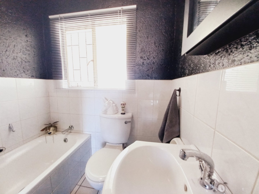 3 Bedroom Property for Sale in Eden Glen Gauteng