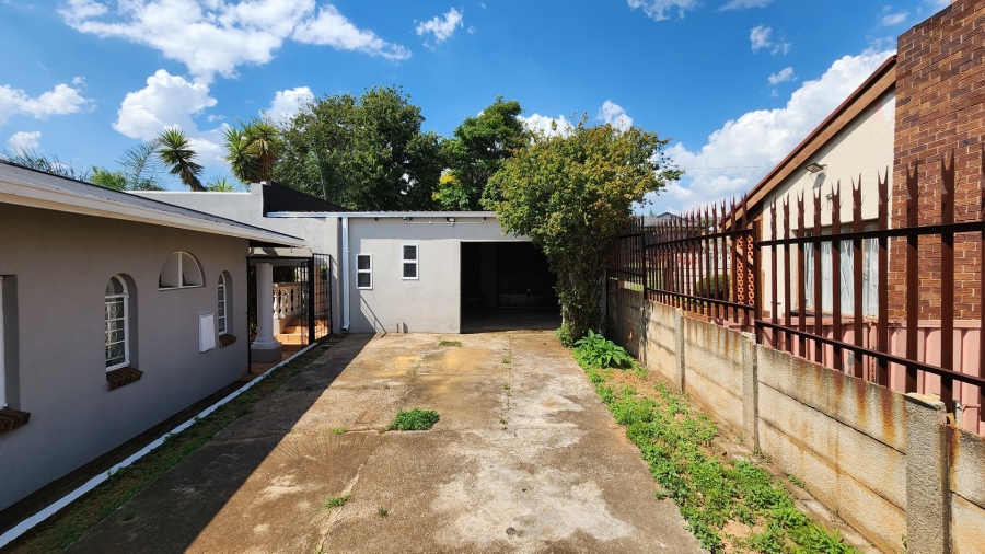 3 Bedroom Property for Sale in Bosmont Gauteng