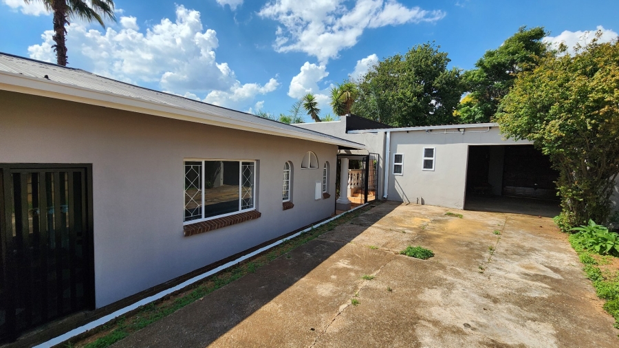 3 Bedroom Property for Sale in Bosmont Gauteng