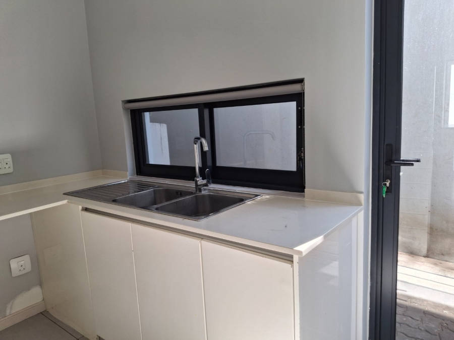 To Let  Bedroom Property for Rent in Sandown Gauteng