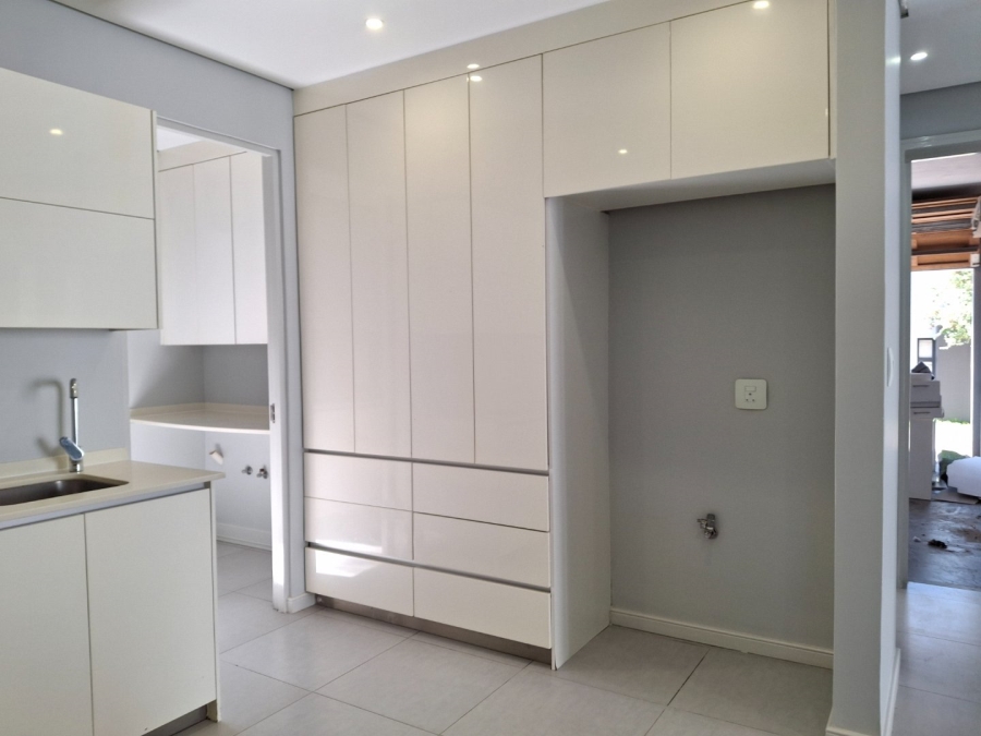To Let  Bedroom Property for Rent in Sandown Gauteng