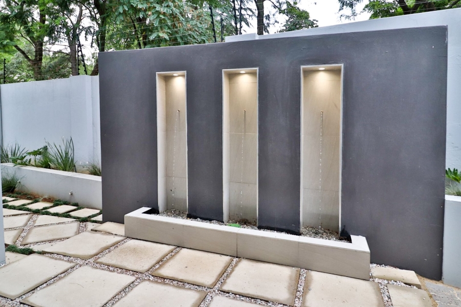 To Let  Bedroom Property for Rent in Sandown Gauteng