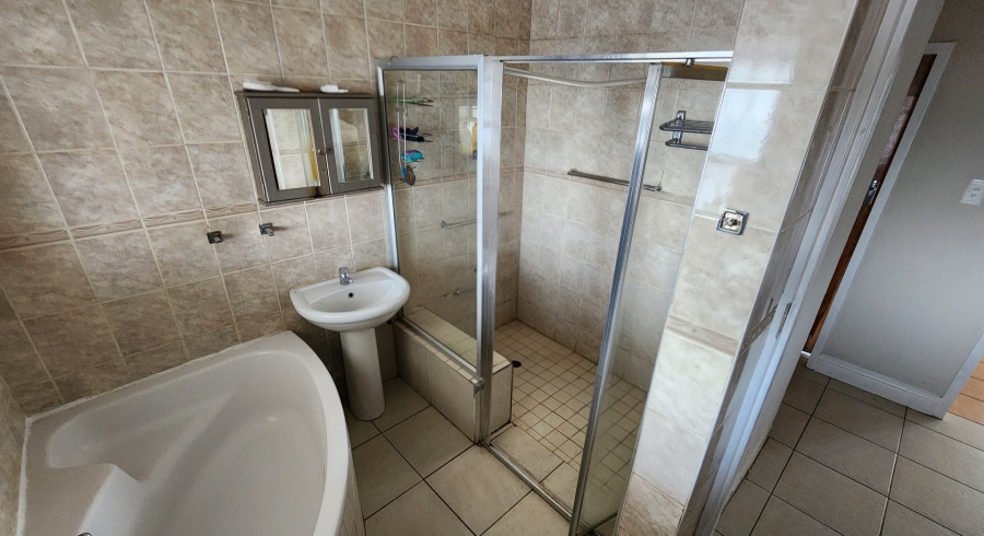 7 Bedroom Property for Sale in Bosmont Gauteng