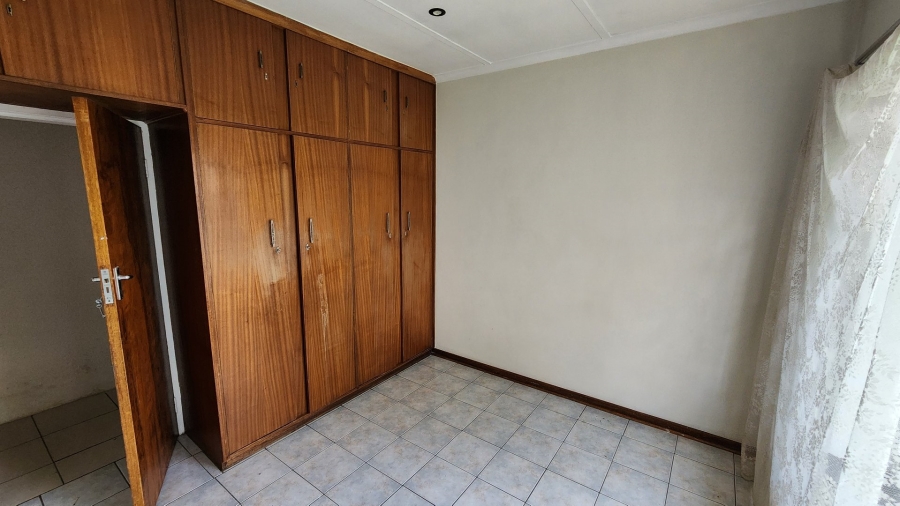 7 Bedroom Property for Sale in Bosmont Gauteng