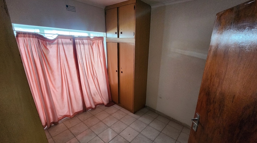 7 Bedroom Property for Sale in Bosmont Gauteng