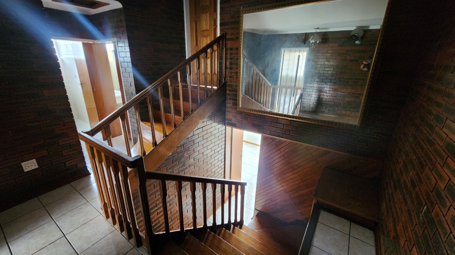 7 Bedroom Property for Sale in Bosmont Gauteng