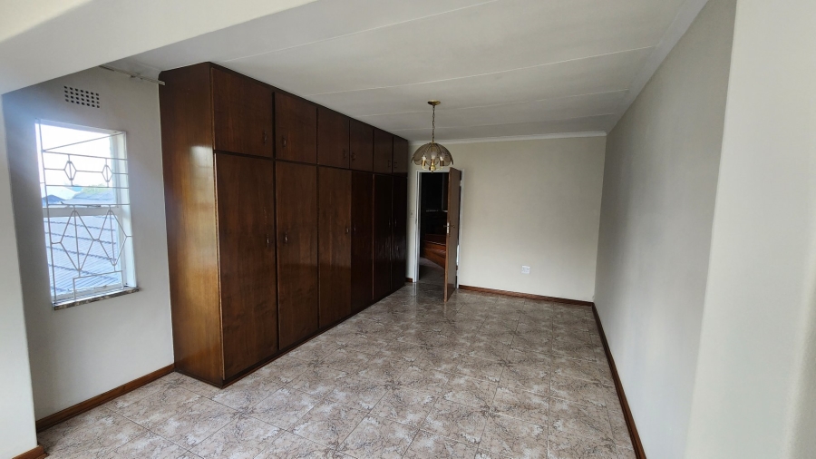 7 Bedroom Property for Sale in Bosmont Gauteng