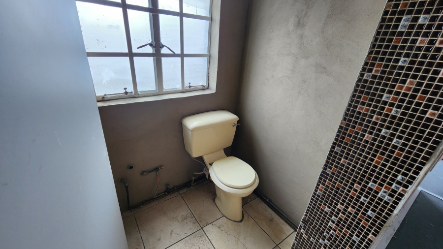 7 Bedroom Property for Sale in Bosmont Gauteng