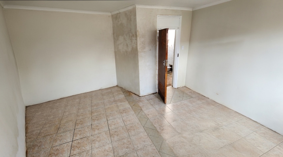 7 Bedroom Property for Sale in Bosmont Gauteng