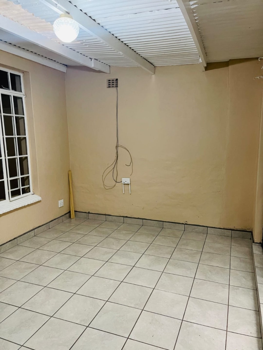 To Let 1 Bedroom Property for Rent in Kensington Gauteng