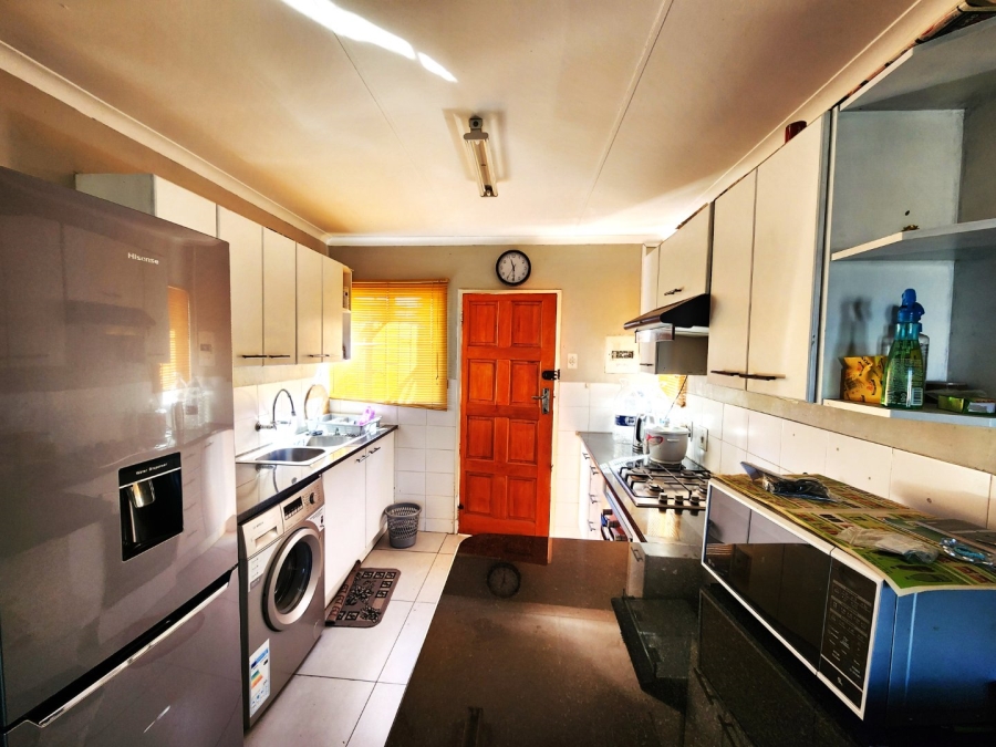 2 Bedroom Property for Sale in Halfway Gardens Gauteng