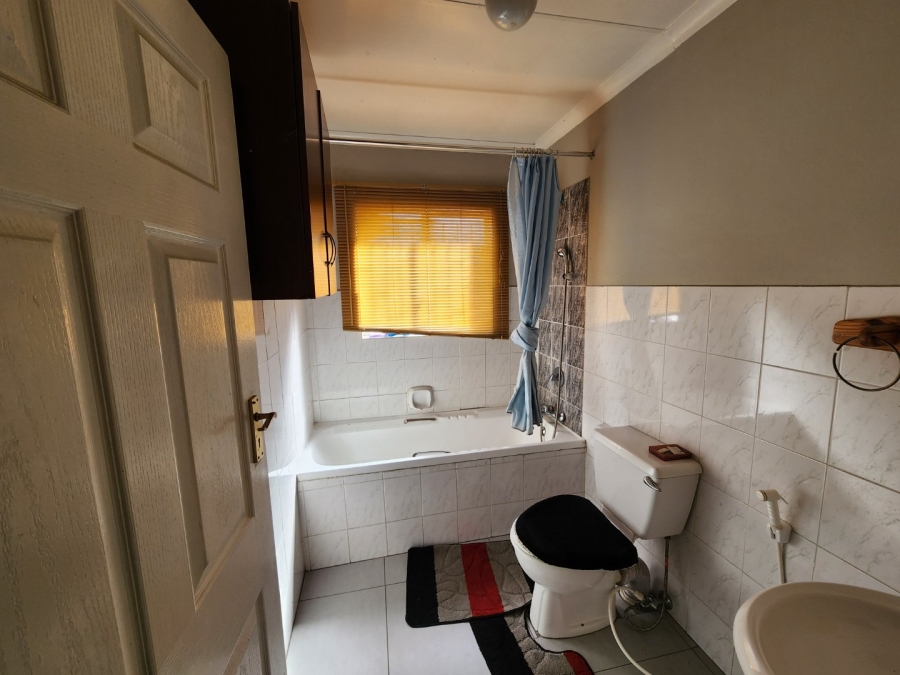 2 Bedroom Property for Sale in Halfway Gardens Gauteng