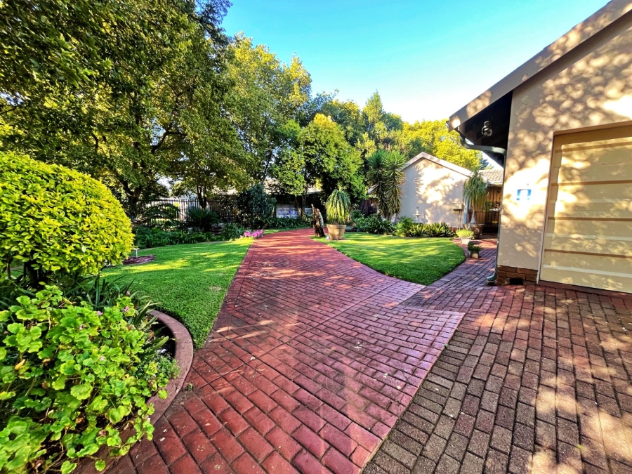 4 Bedroom Property for Sale in Wierda Park Gauteng