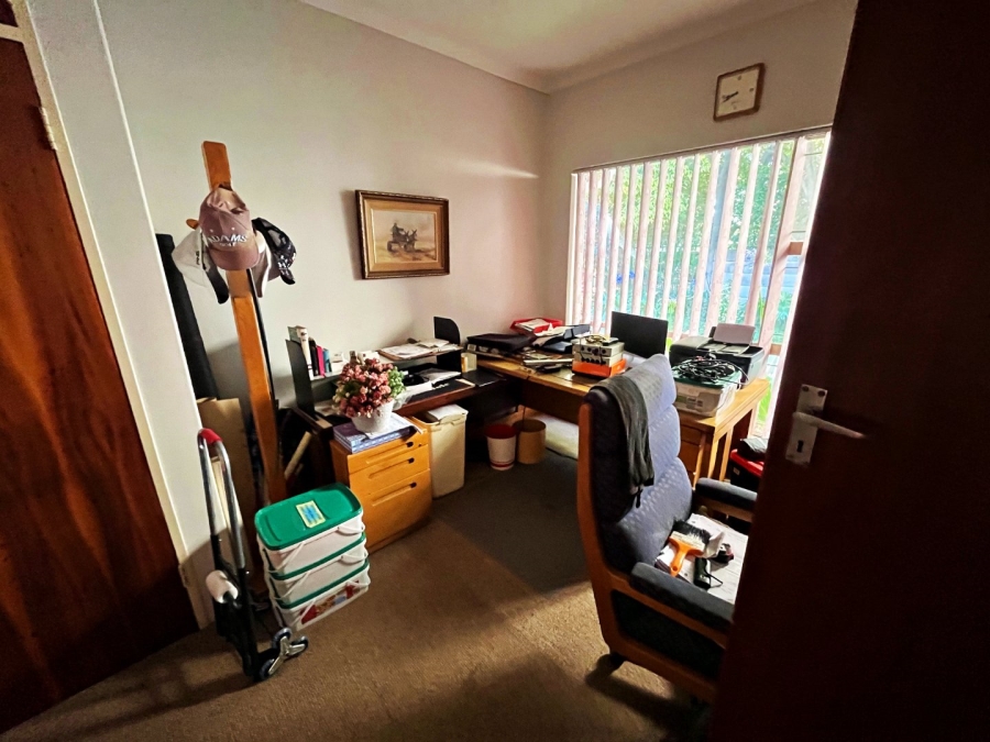 4 Bedroom Property for Sale in Wierda Park Gauteng