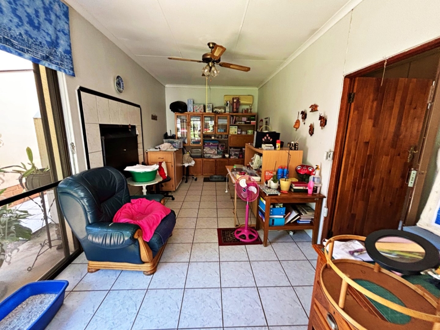 4 Bedroom Property for Sale in Wierda Park Gauteng