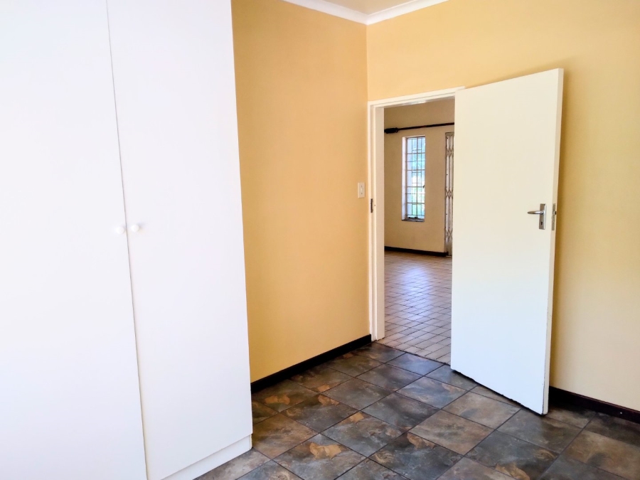 To Let 2 Bedroom Property for Rent in Glen Austin Gauteng