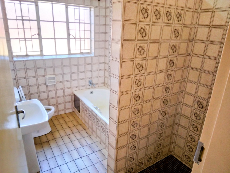 To Let 2 Bedroom Property for Rent in Glen Austin Gauteng