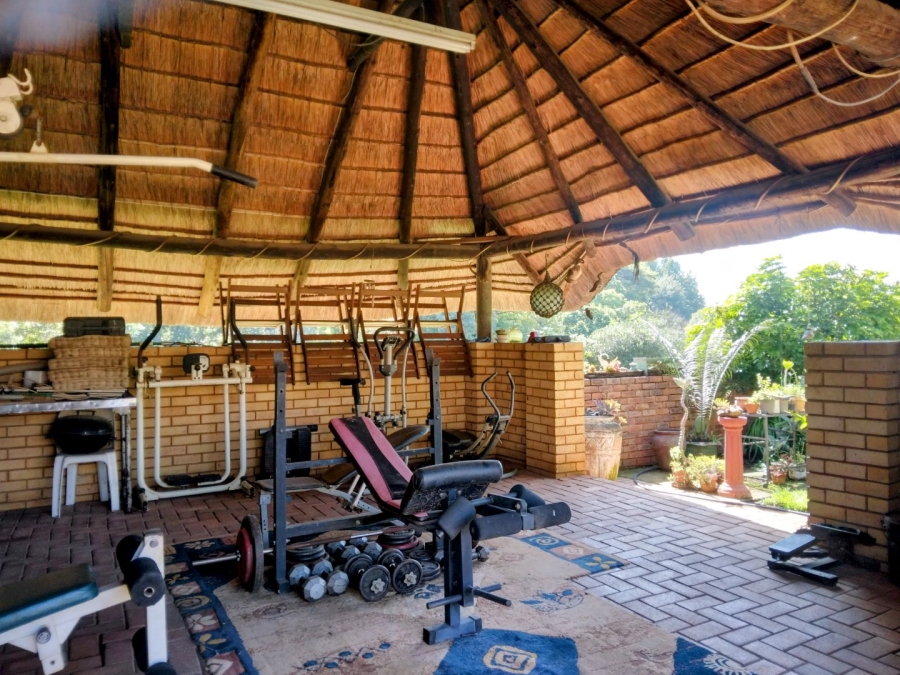 To Let 2 Bedroom Property for Rent in Glen Austin Gauteng