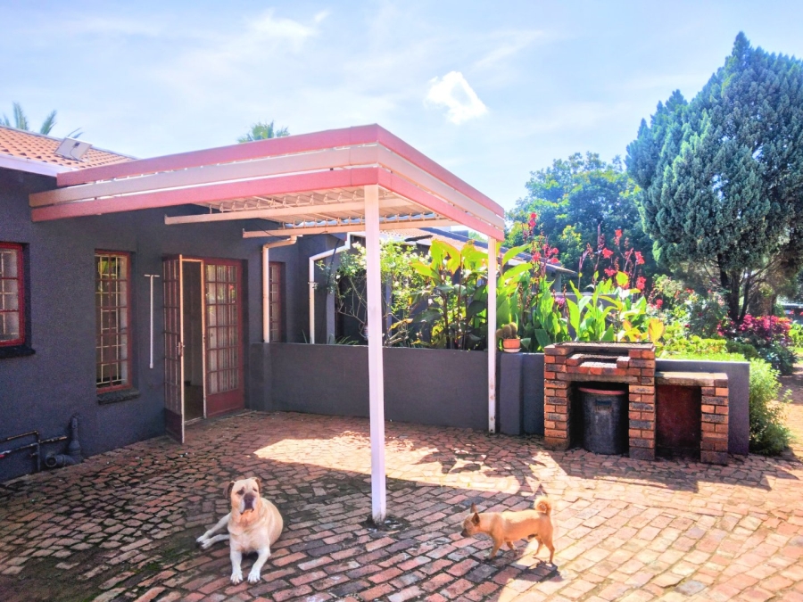 To Let 2 Bedroom Property for Rent in Glen Austin Gauteng