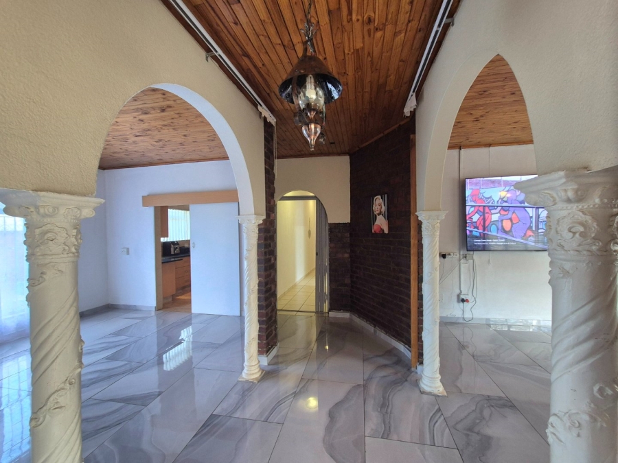 4 Bedroom Property for Sale in Vanderbijlpark SE 2 Gauteng